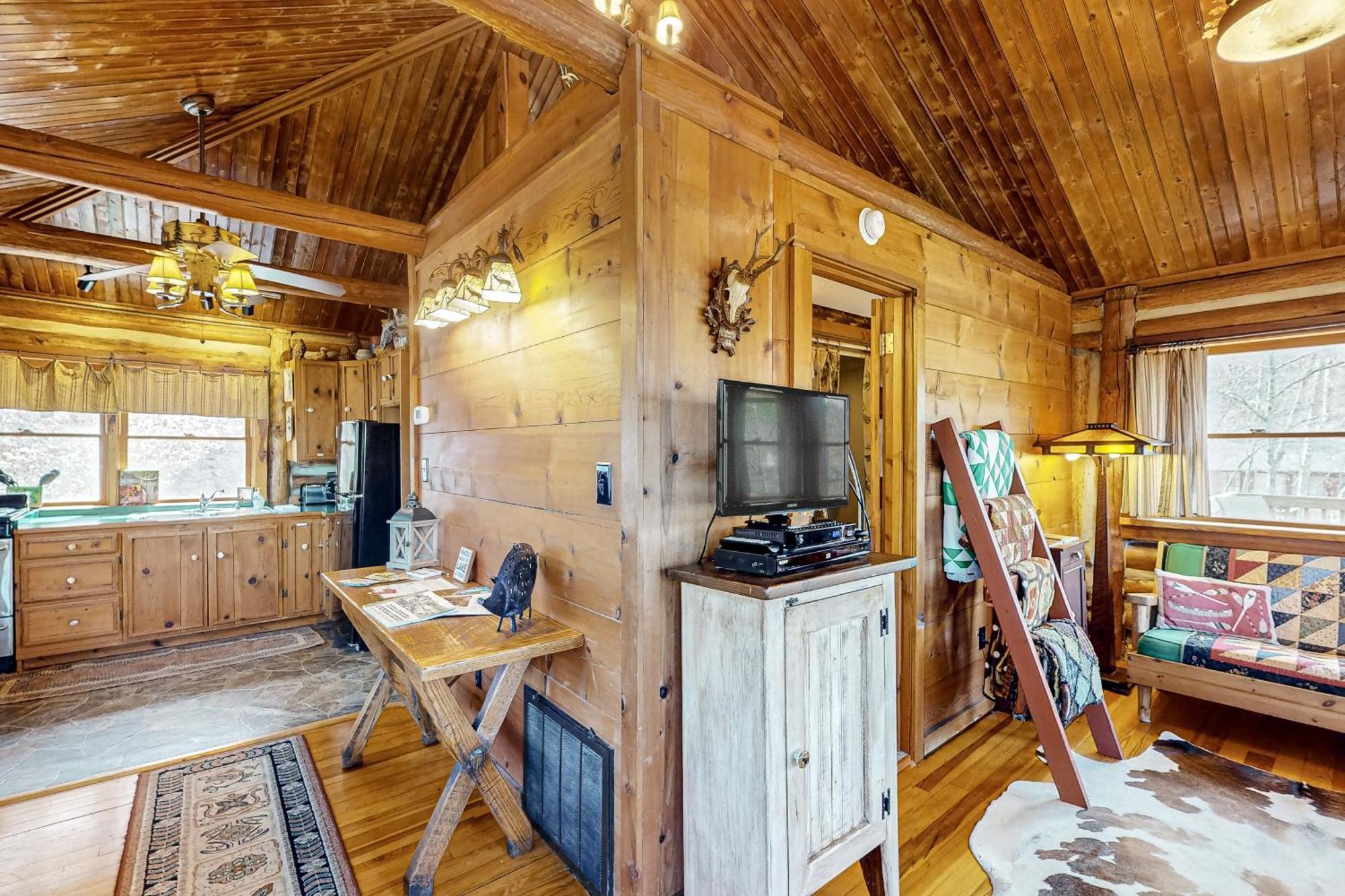 Lake Lucerne - Treehouse Cabin #01 Юрика Спрингс Экстерьер фото